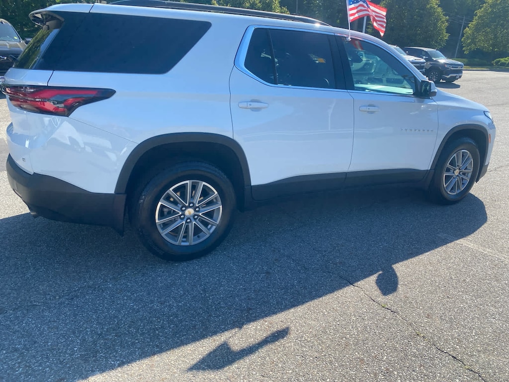 Used 2023 Chevrolet Traverse LT Cloth SUV