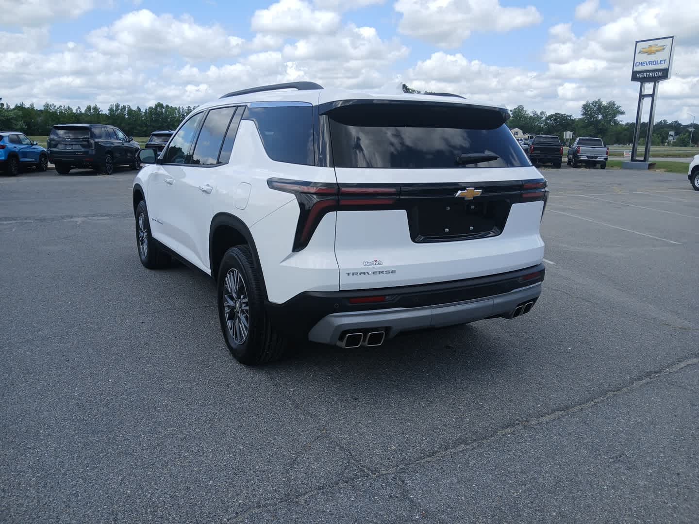 2026 Chevrolet Traverse photo 2