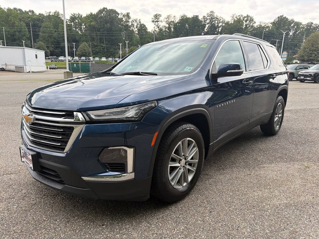 Used 2023 Chevrolet Traverse LT Cloth SUV