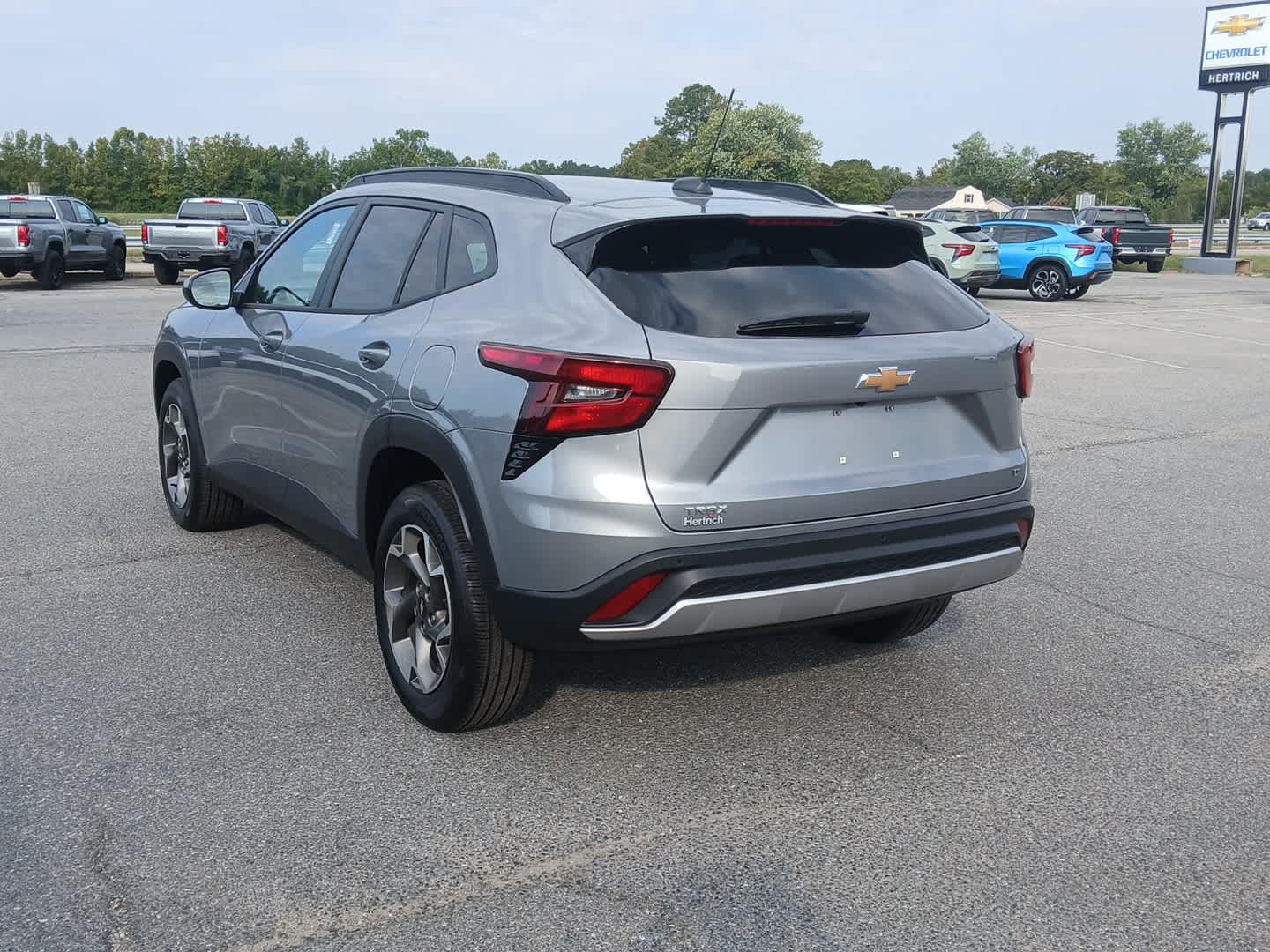 2025 Chevrolet Trax LT photo 3