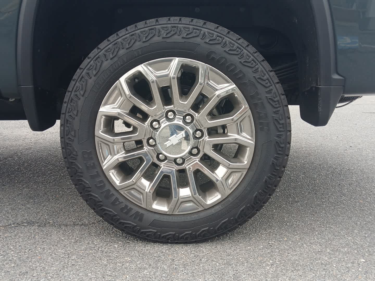 2025 Chevrolet Silverado 2500 HD LTZ - Photo 10