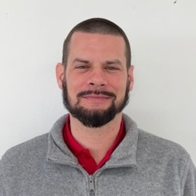 Staff member HENRY PORTER from ID_5b1a96fc9949