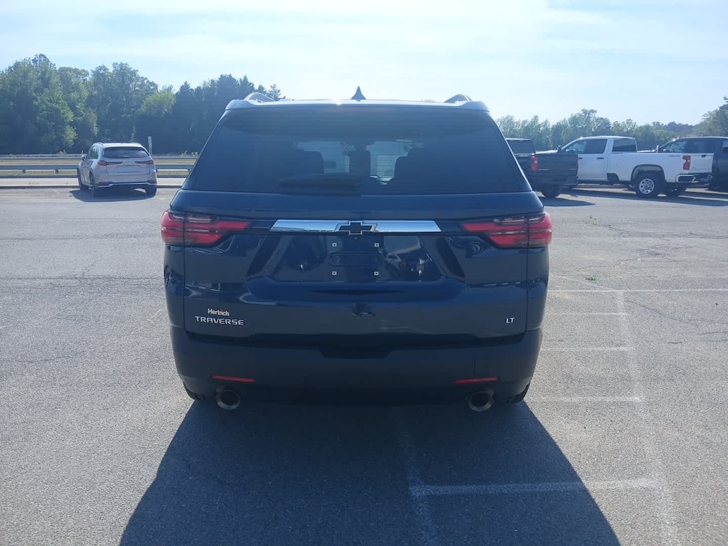 Used 2023 Chevrolet Traverse LT Cloth SUV