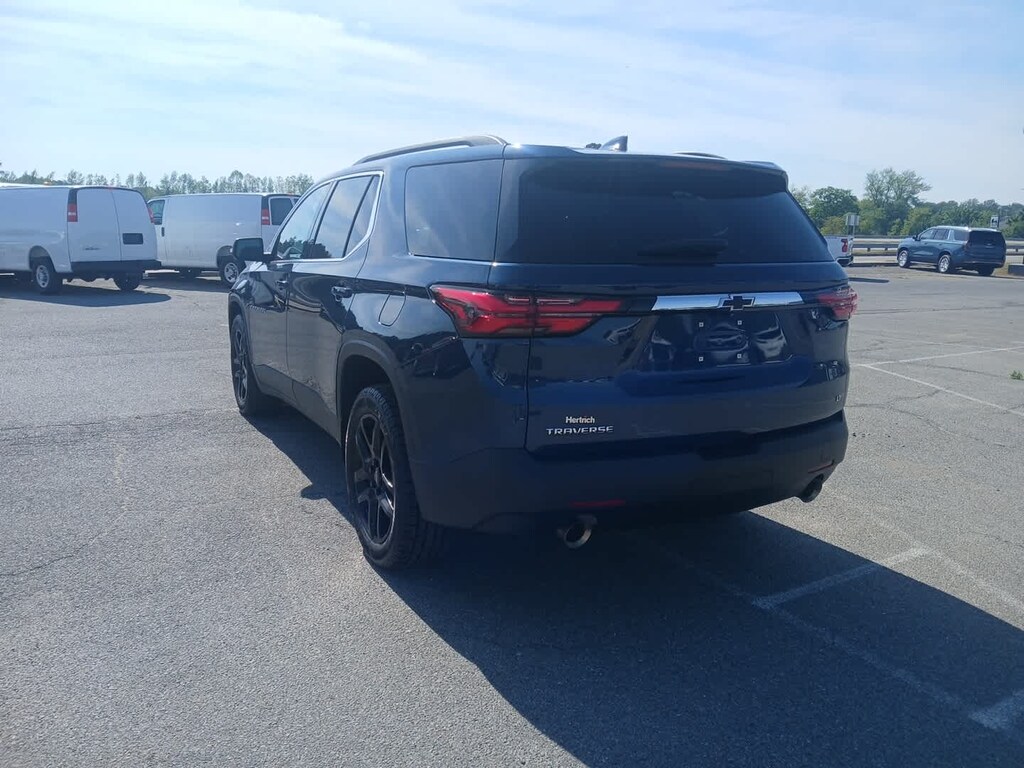 Used 2023 Chevrolet Traverse LT Cloth SUV