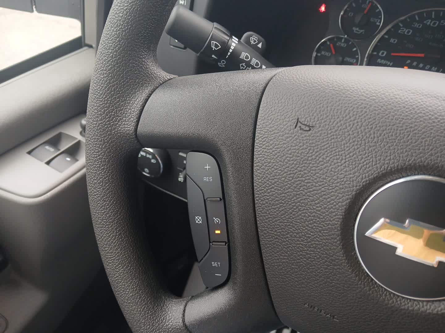 2025 Chevrolet Express Cargo Work Van - Photo 25