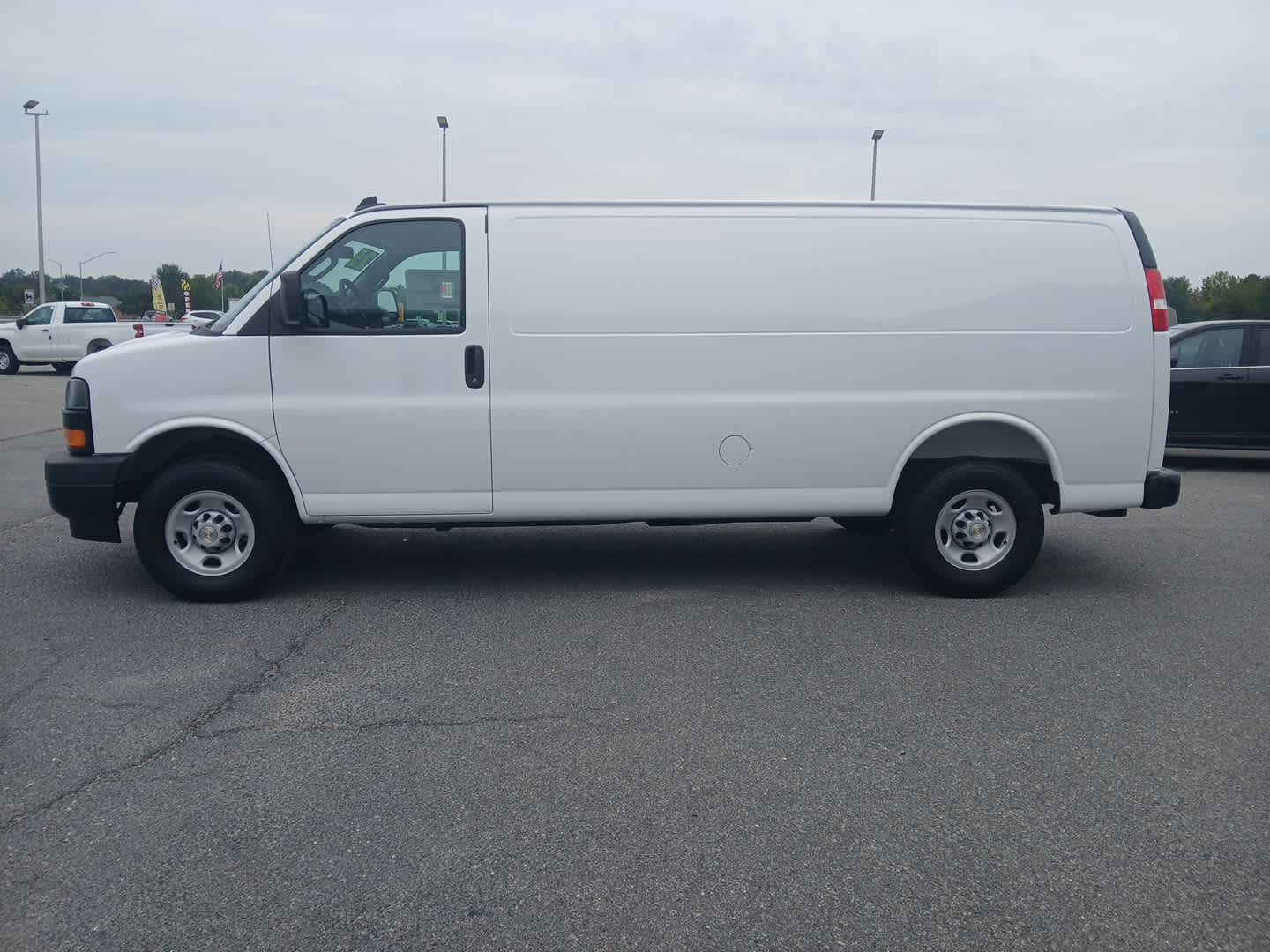 2025 Chevrolet Express Cargo 2500 Van photo 2