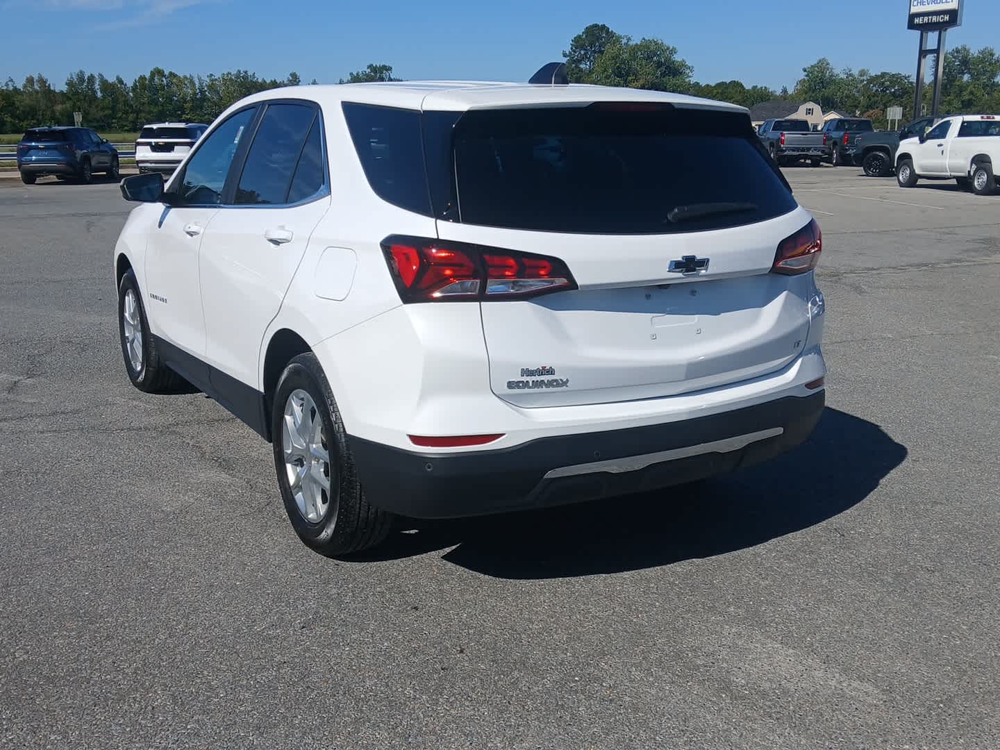 2022 Chevrolet Equinox LT photo 3
