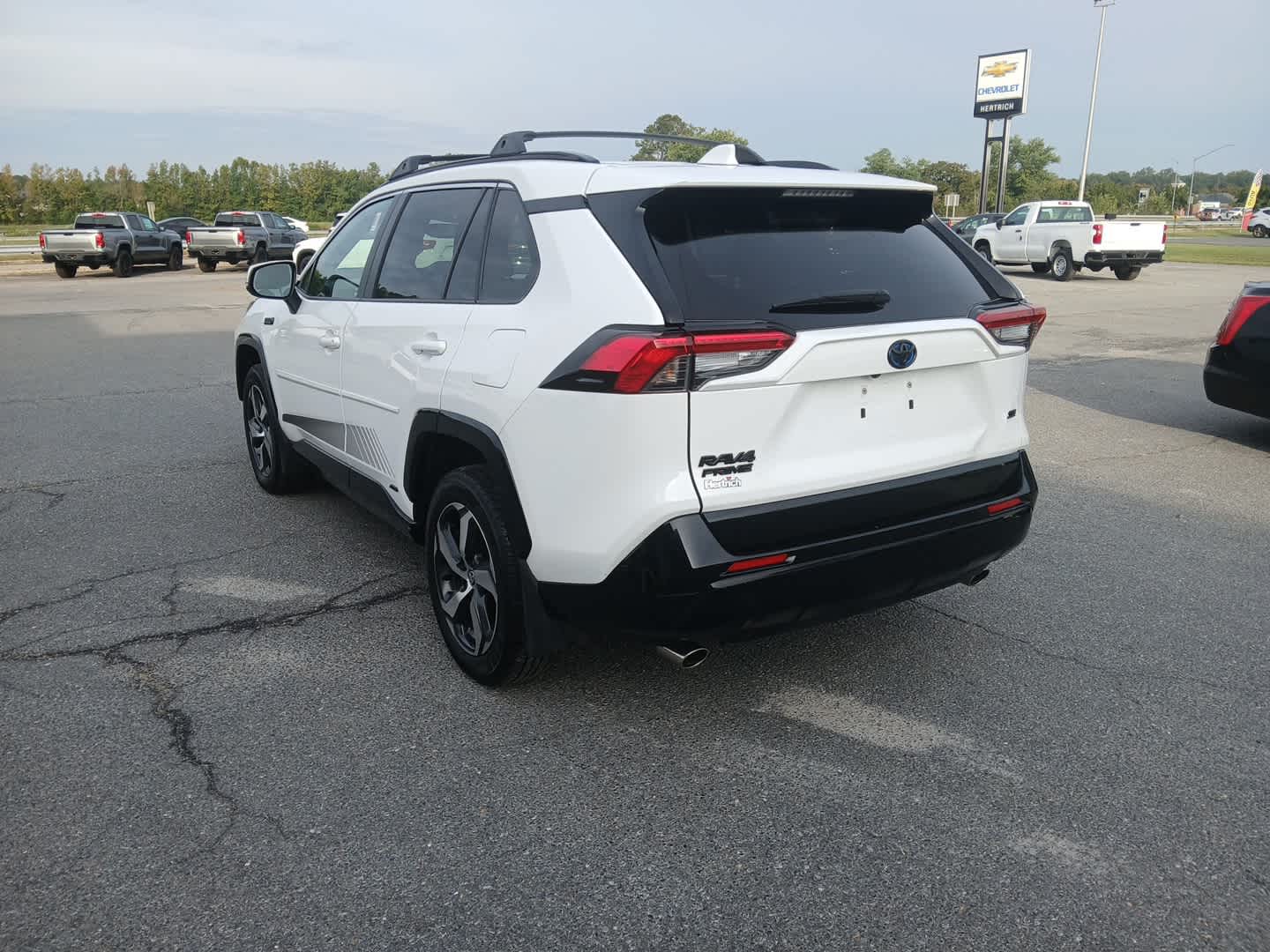 2022 Toyota RAV4 Prime SE photo 2