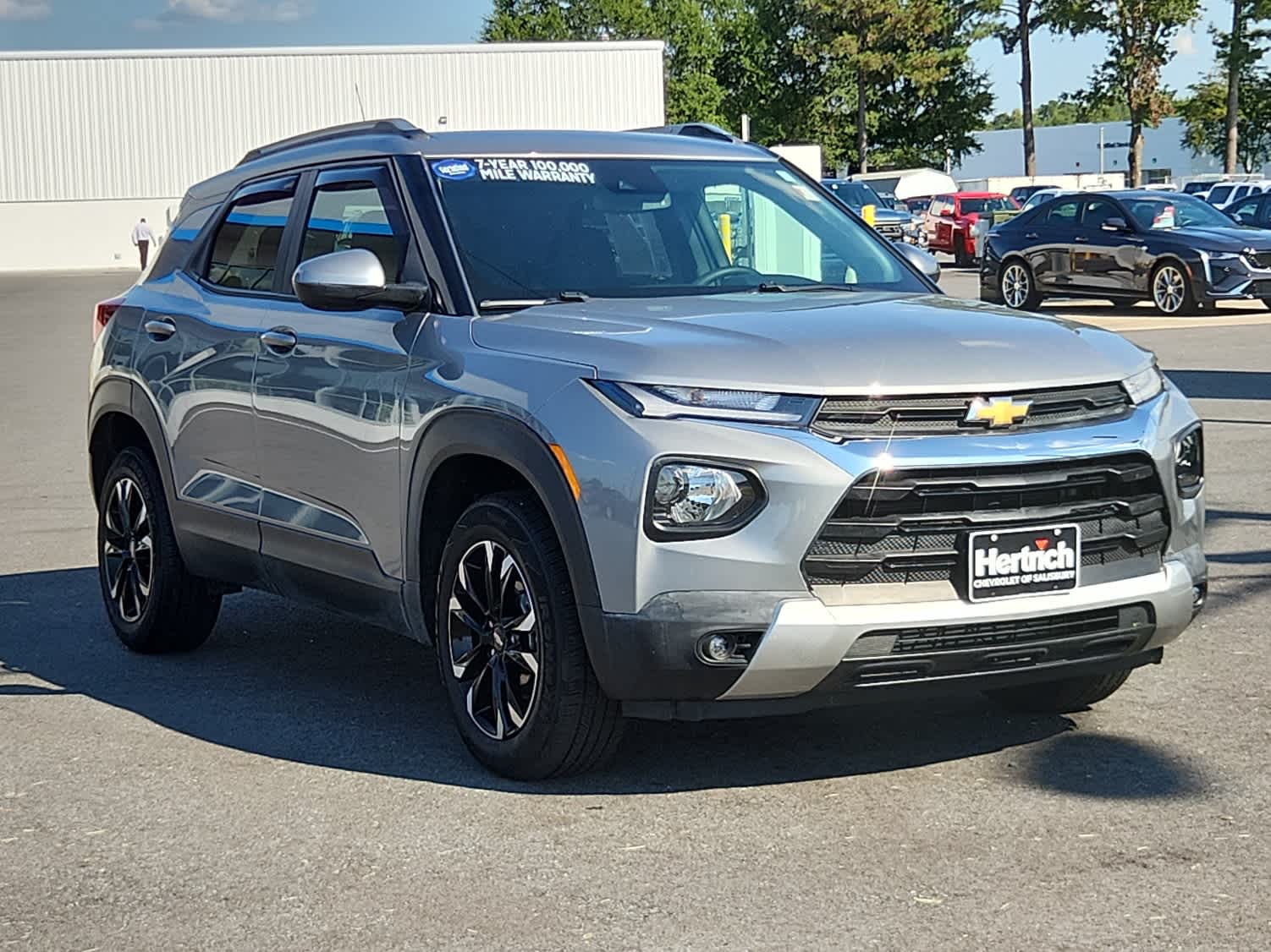 2023 Chevrolet Trailblazer LT photo 2