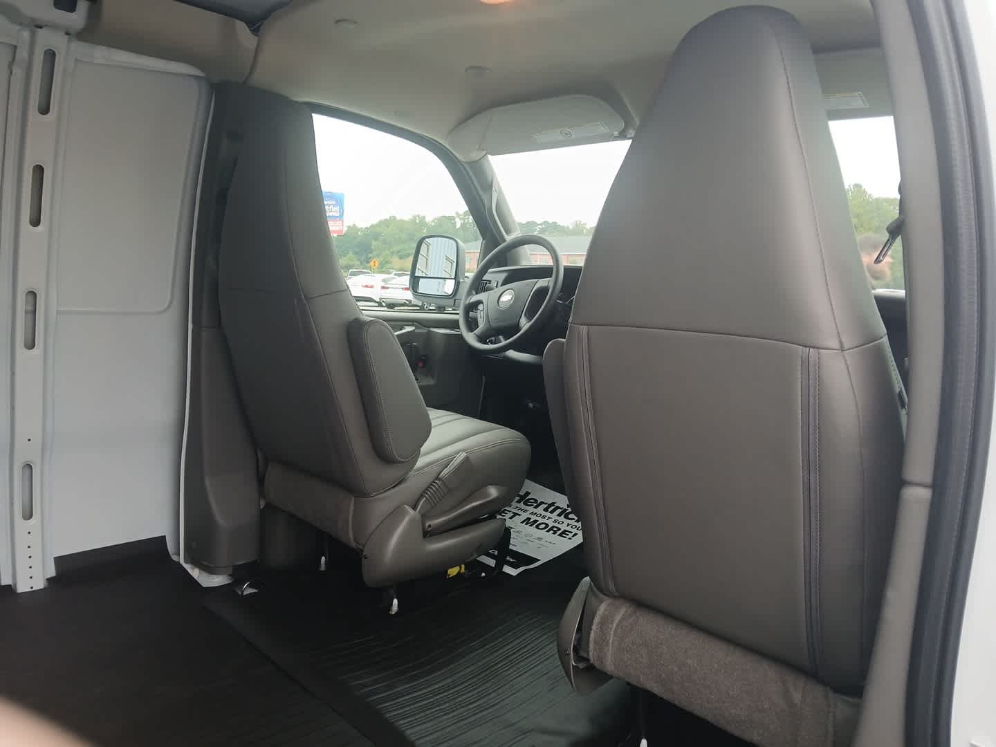 2025 Chevrolet Express Cargo Work Van - Photo 17