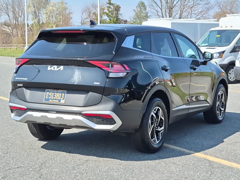 Used 2024 Kia Sportage LX SUV