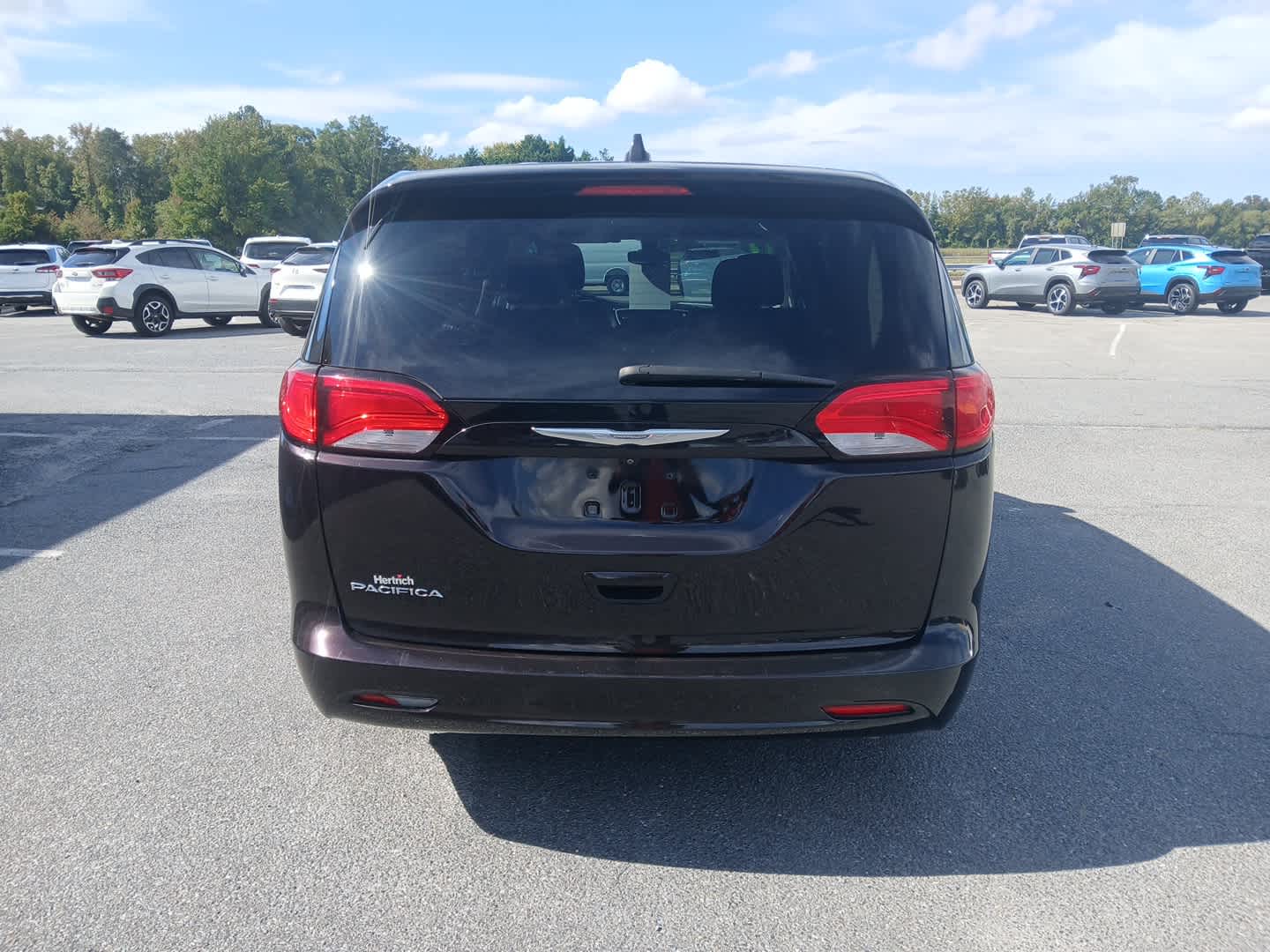 2017 Chrysler Pacifica Touring photo 4