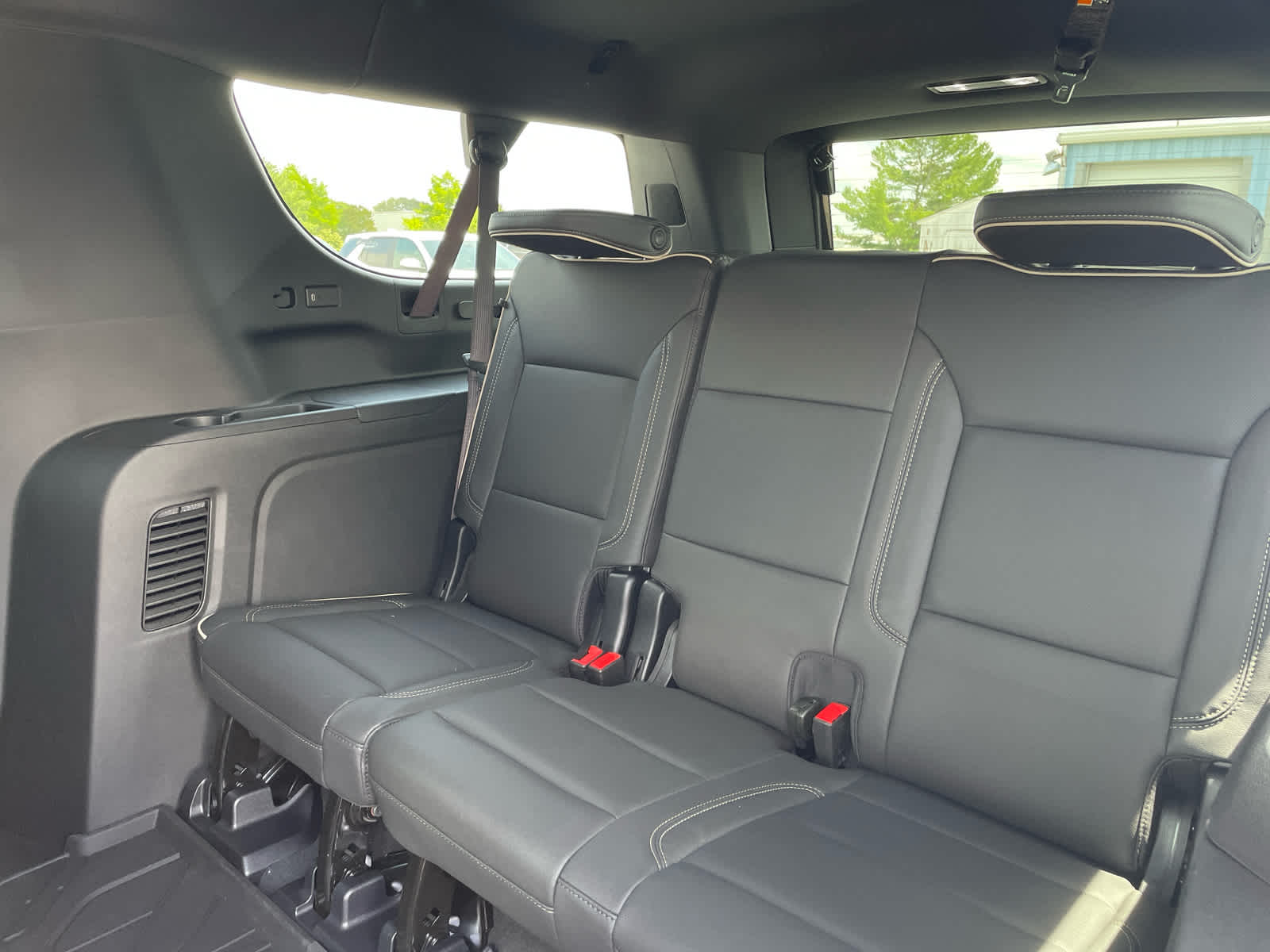 2026 Chevrolet Suburban Premier - Photo 16
