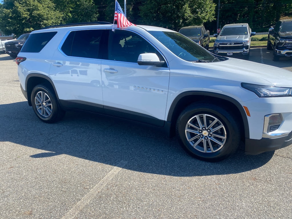 Used 2023 Chevrolet Traverse LT Cloth SUV