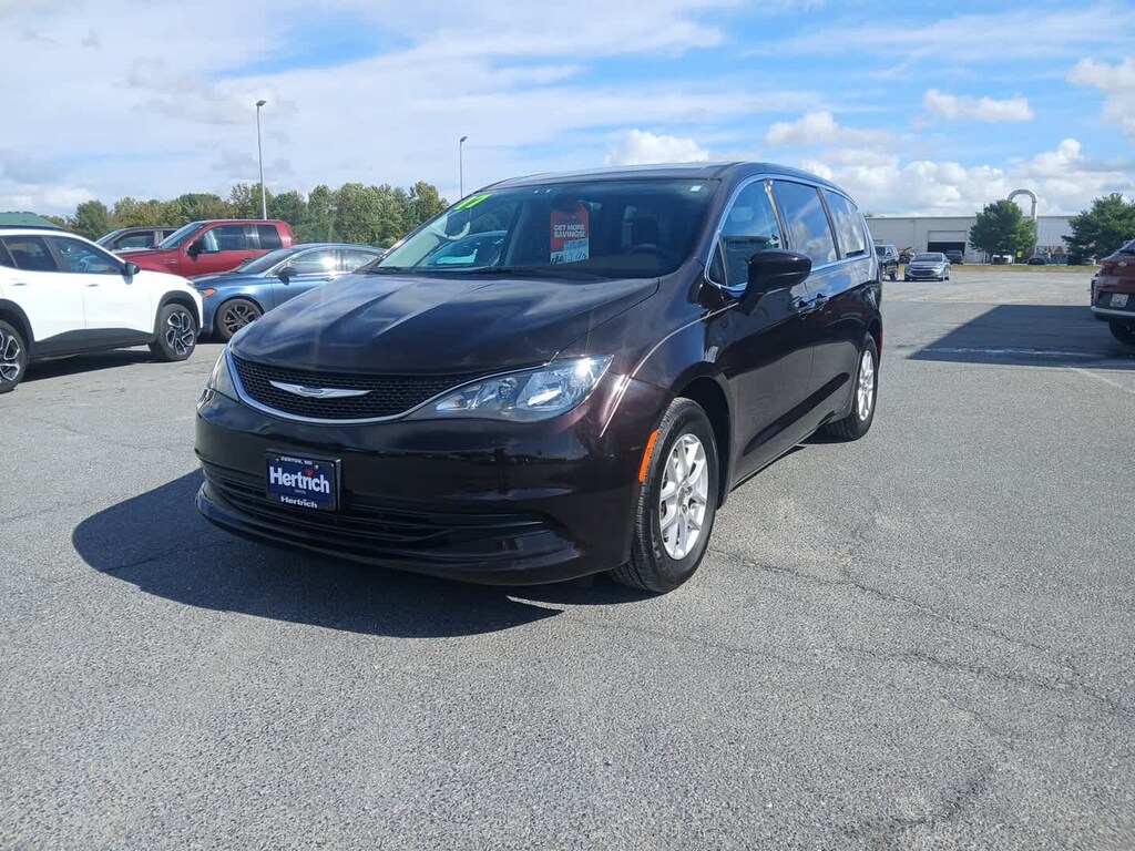 Used 2017 Chrysler Pacifica Touring Van