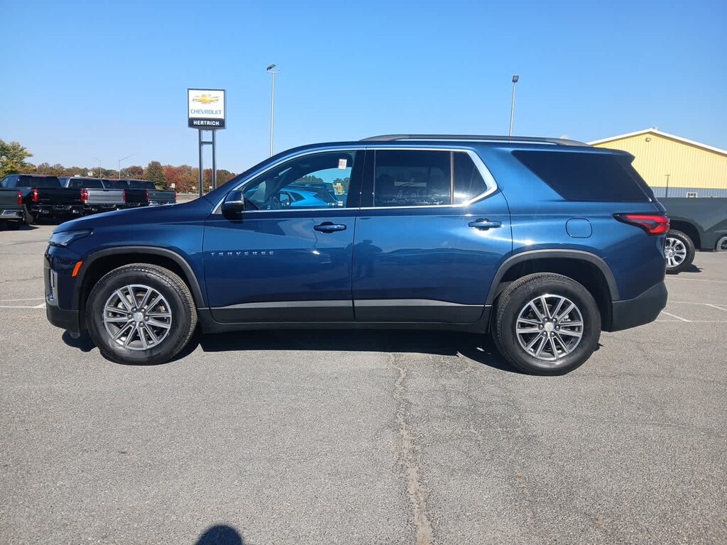 Certified 2022 Chevrolet Traverse LT Cloth SUV
