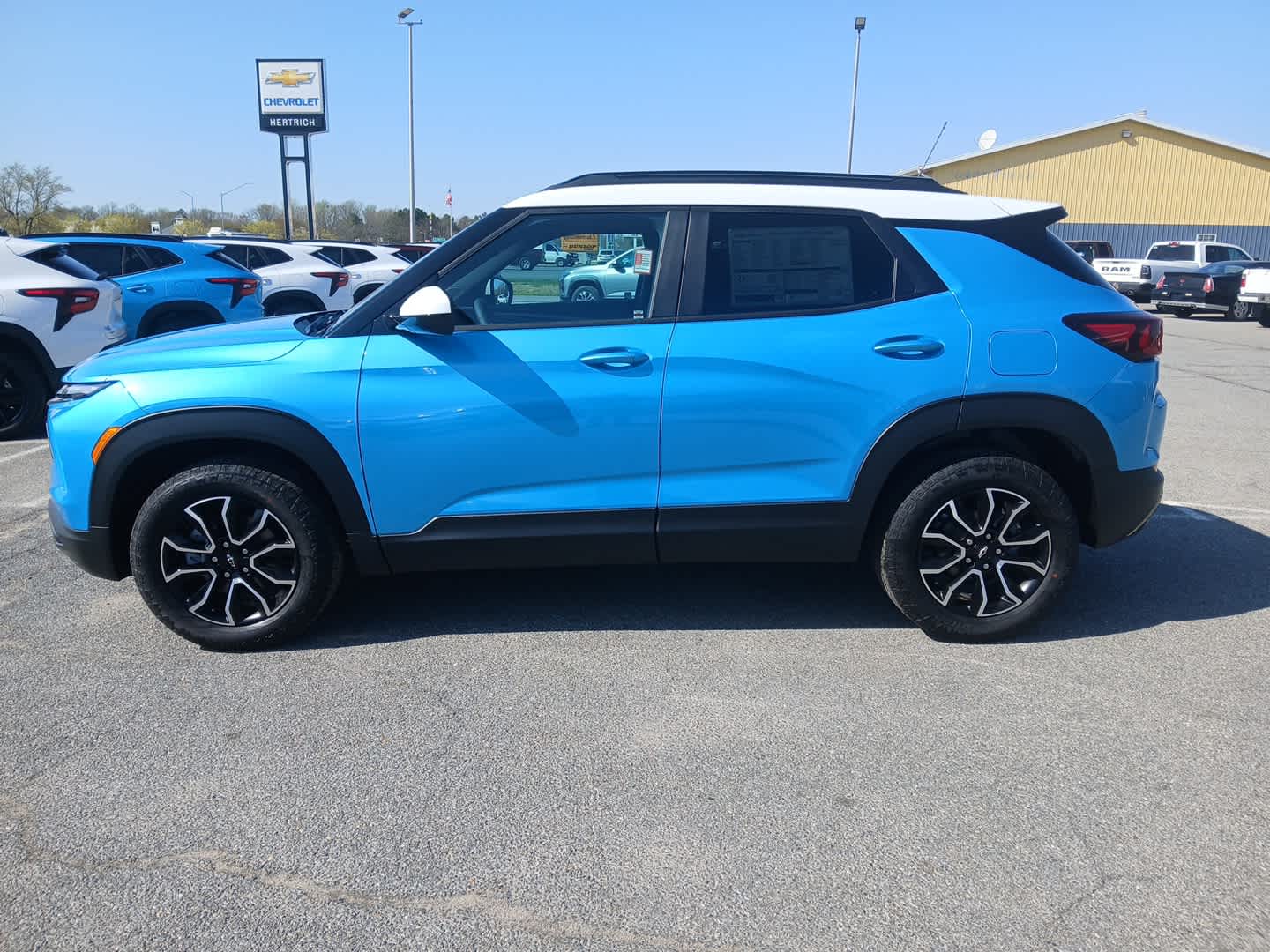 2025 Chevrolet Trailblazer ACTIV photo 2