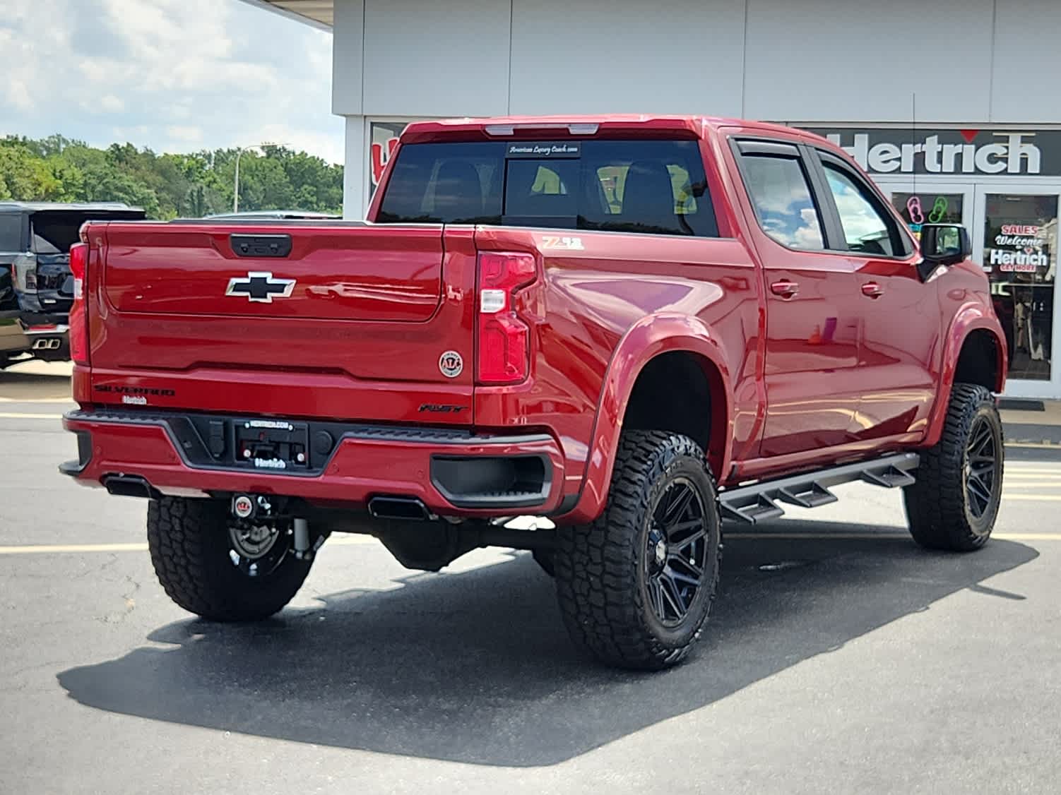 2025 Chevrolet Silverado 1500 RST photo 3