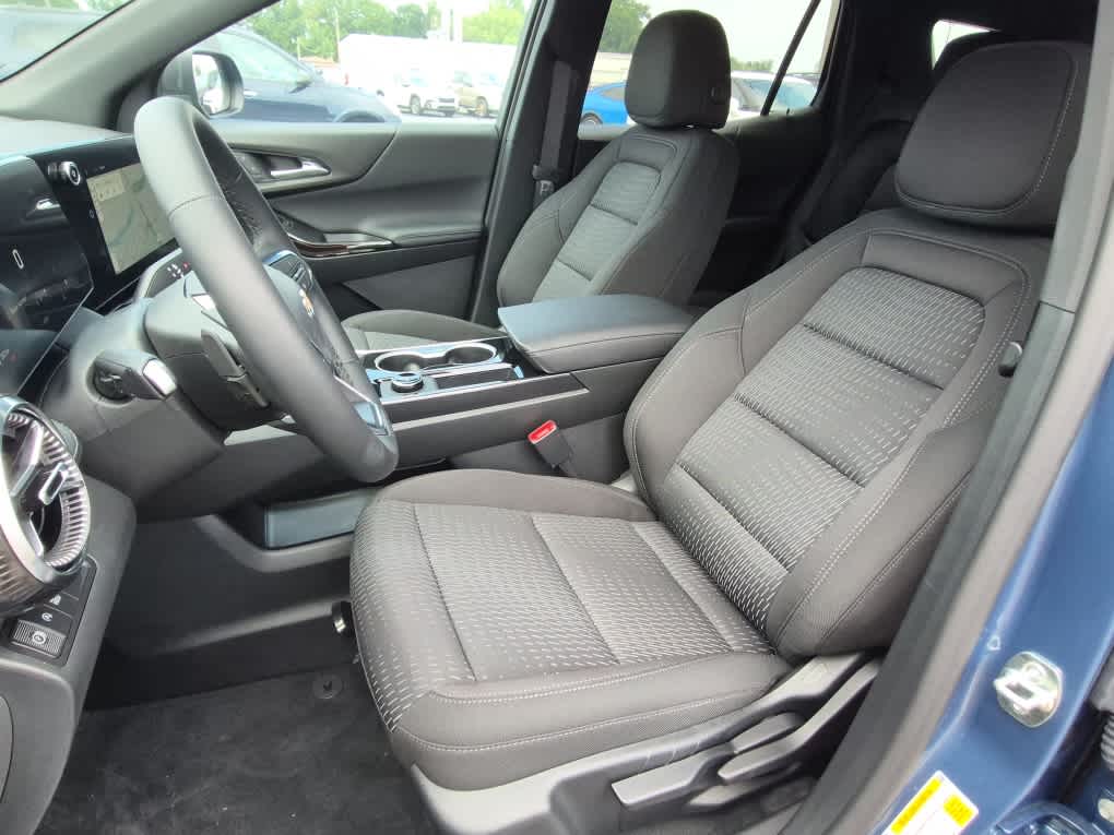 2027 Chevrolet Equinox LT - Photo 10