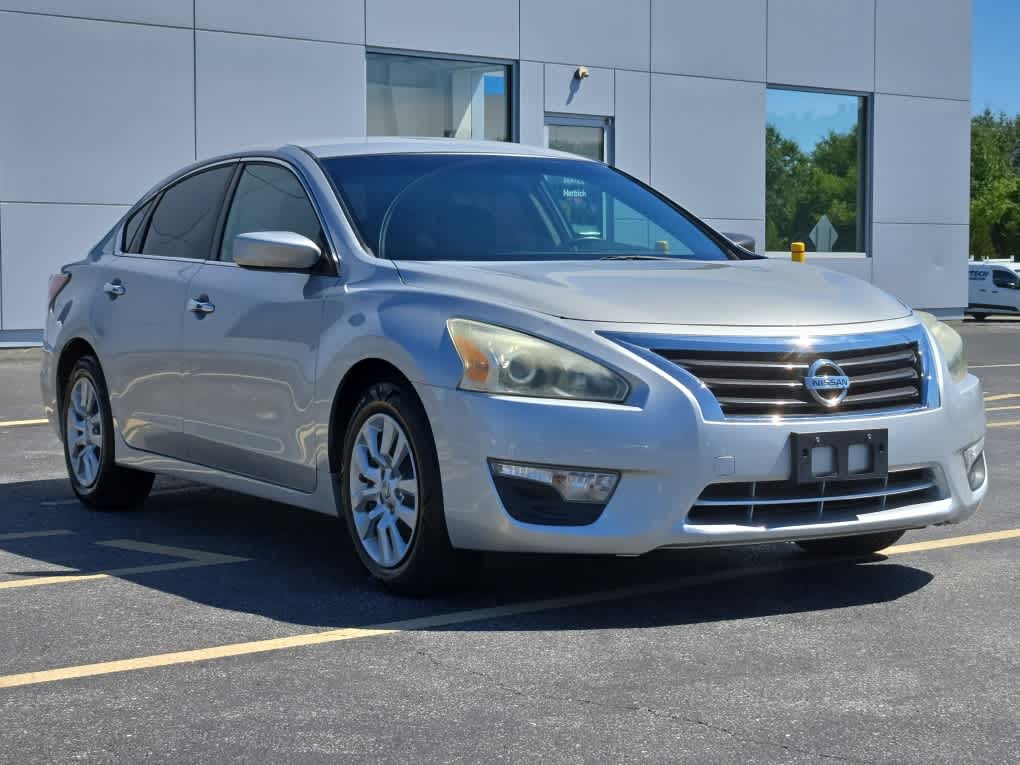Used 2014 Nissan Altima S with VIN 1N4AL3APXEN359963 for sale in Dover, DE