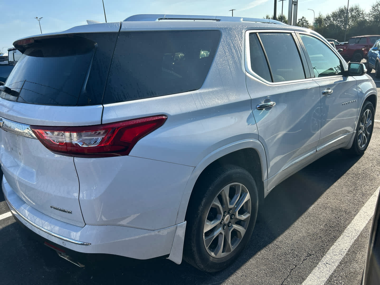 2021 Chevrolet Traverse Premier photo 2