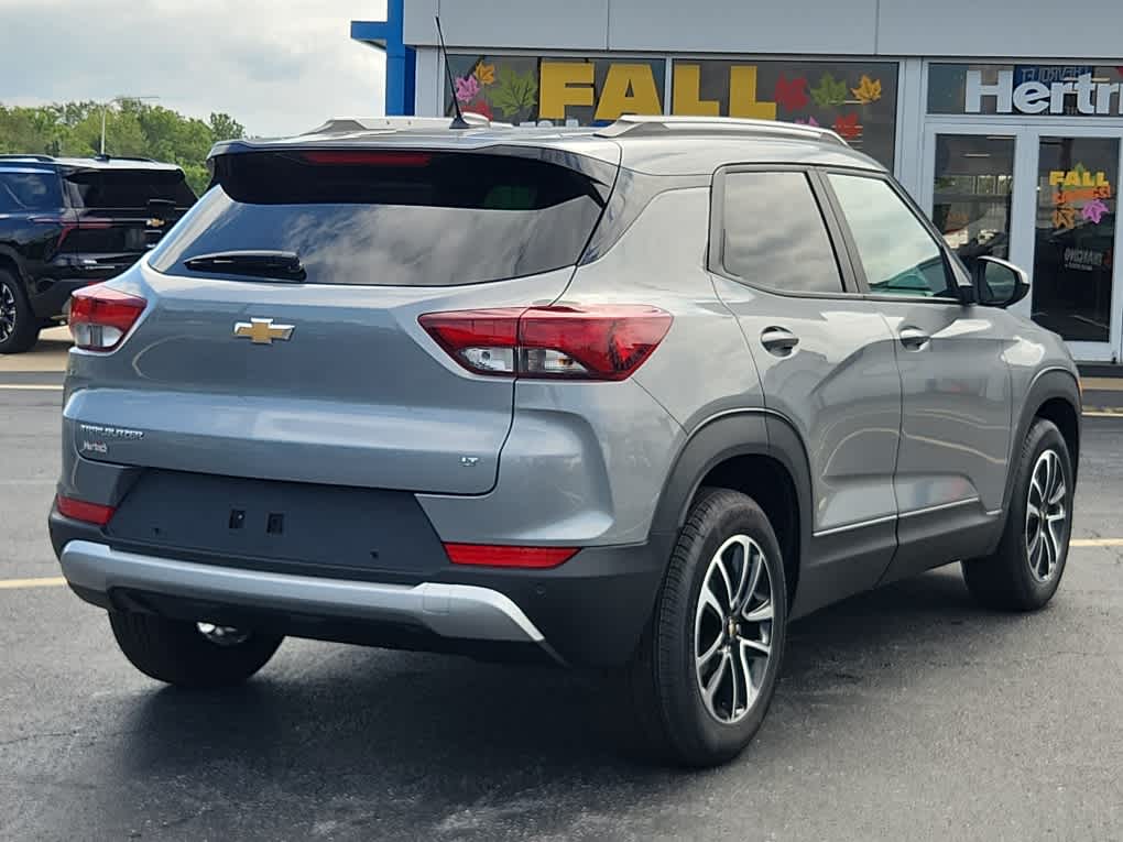 2026 Chevrolet Trailblazer LT photo 2