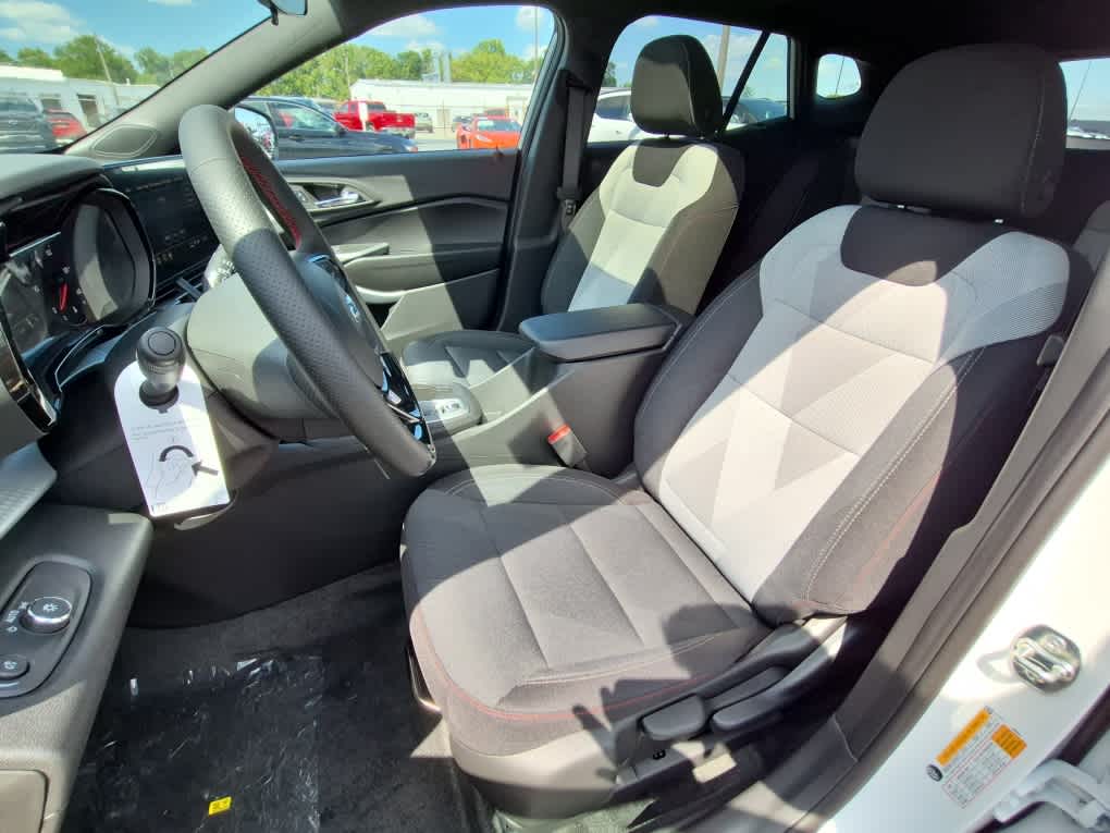 2026 Chevrolet Trax RS - Photo 8
