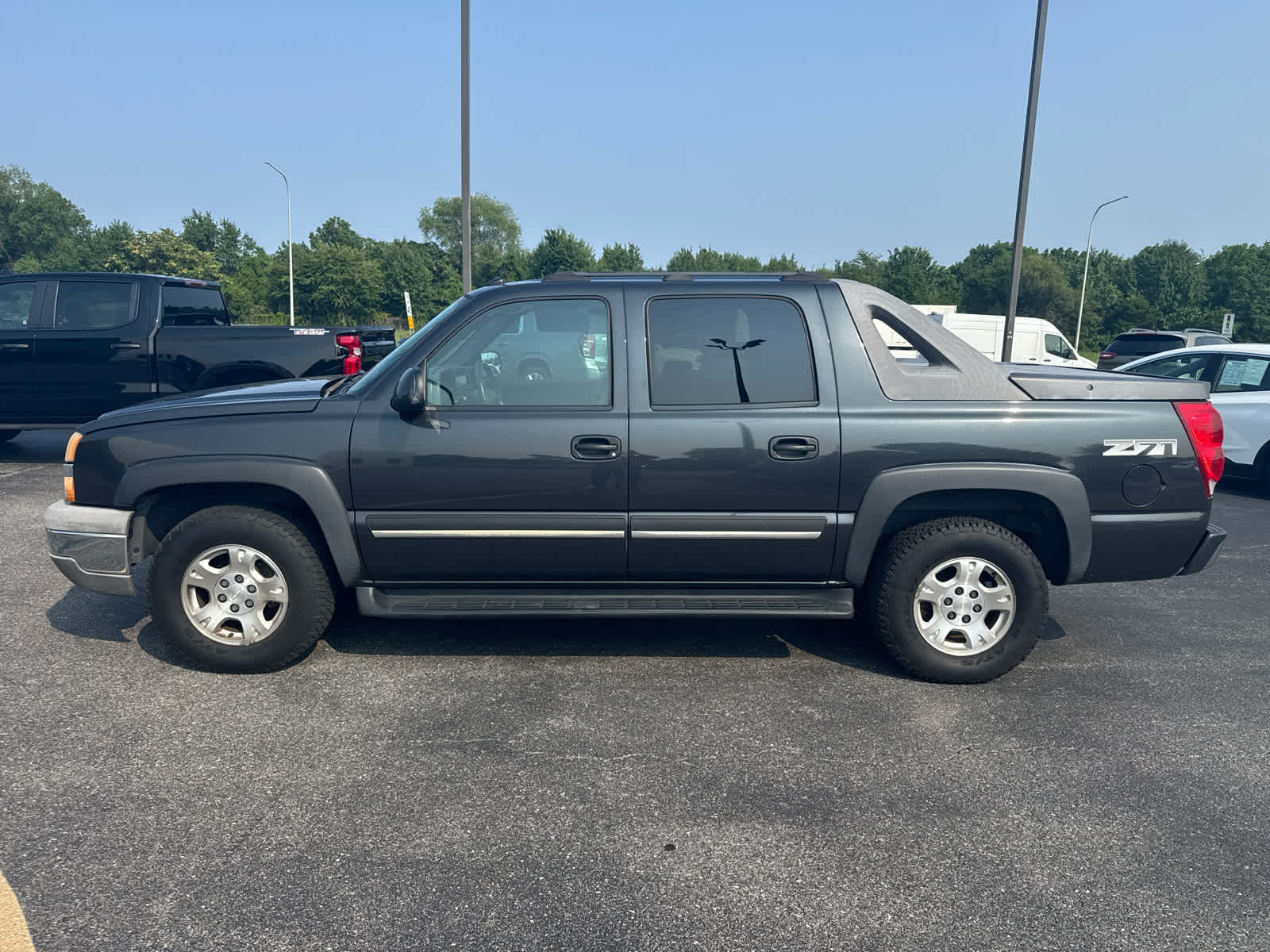 Used 2004 Chevrolet Avalanche Base with VIN 3GNEK12T64G338198 for sale in Dover, DE