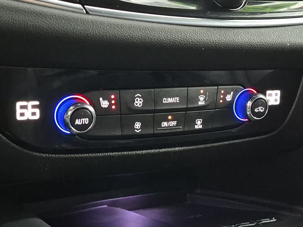 2023 Buick Enclave Essence - Photo 18