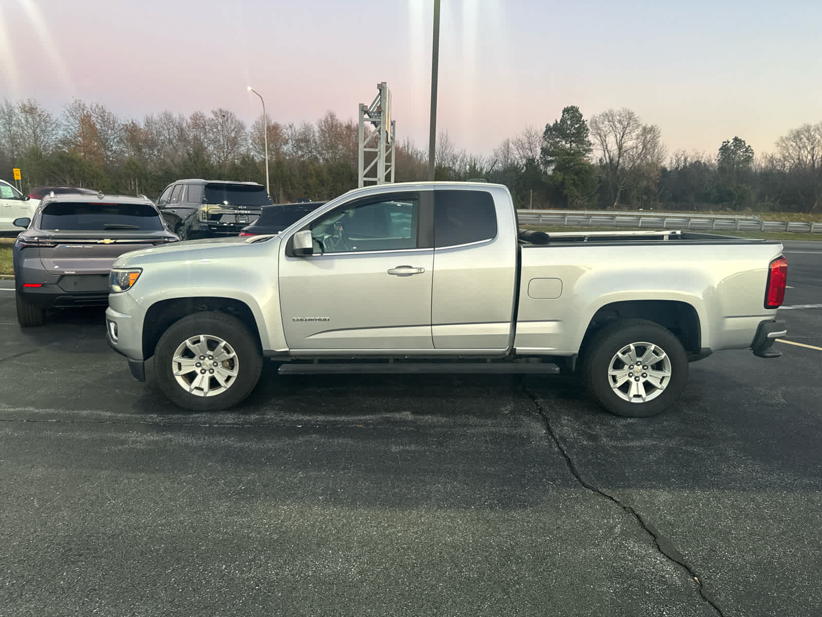2018 Chevrolet Colorado LT photo 2
