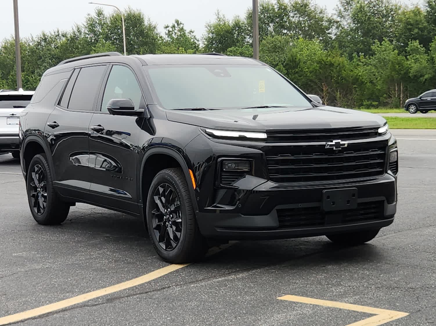 2025 Chevrolet Traverse photo 2