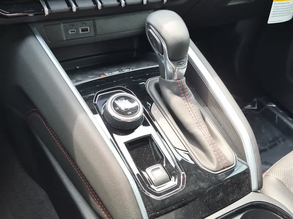 2026 Chevrolet Colorado Z71 - Photo 12