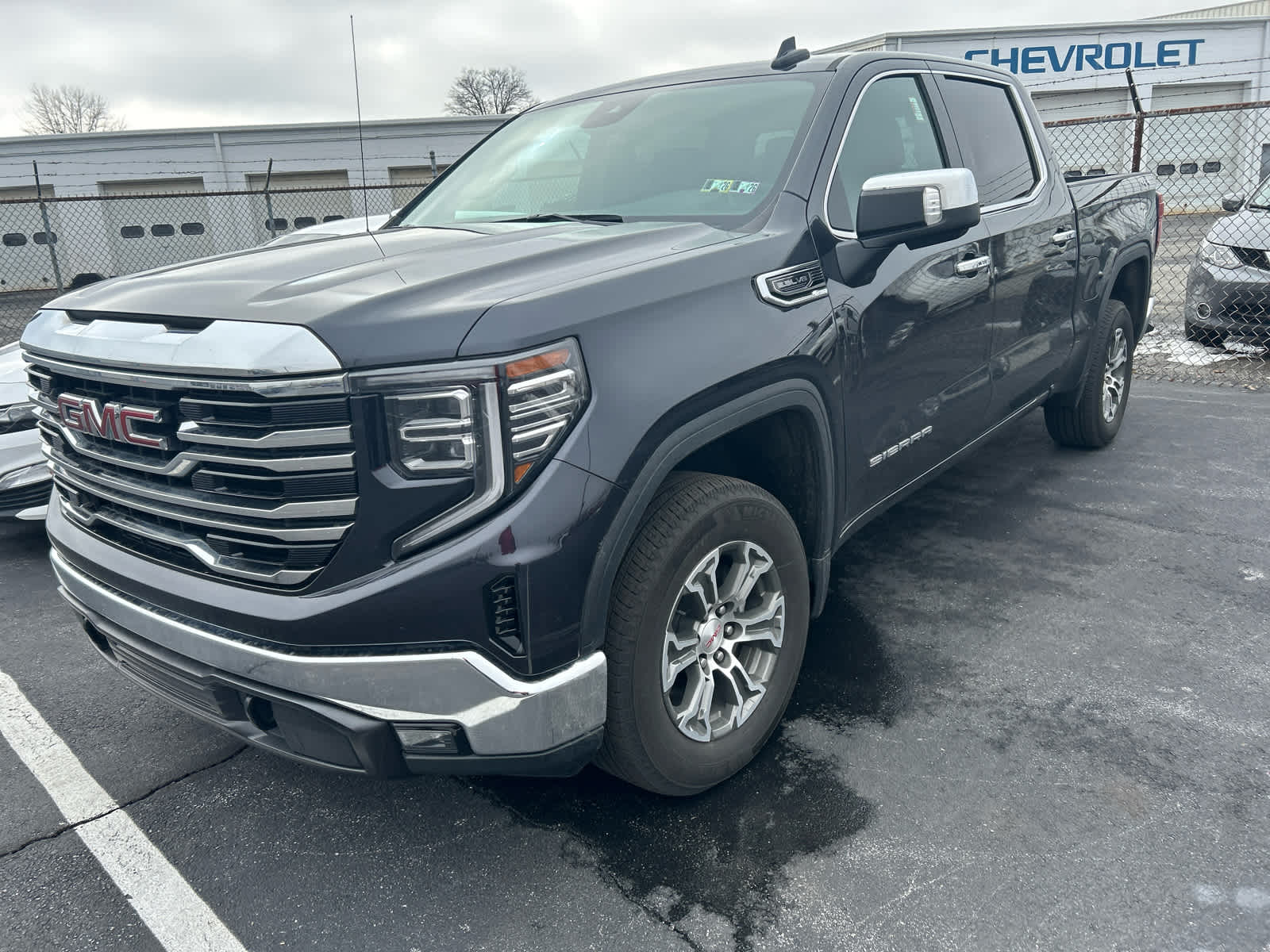2025 GMC Sierra 1500 SLT Crew Cab 4WD