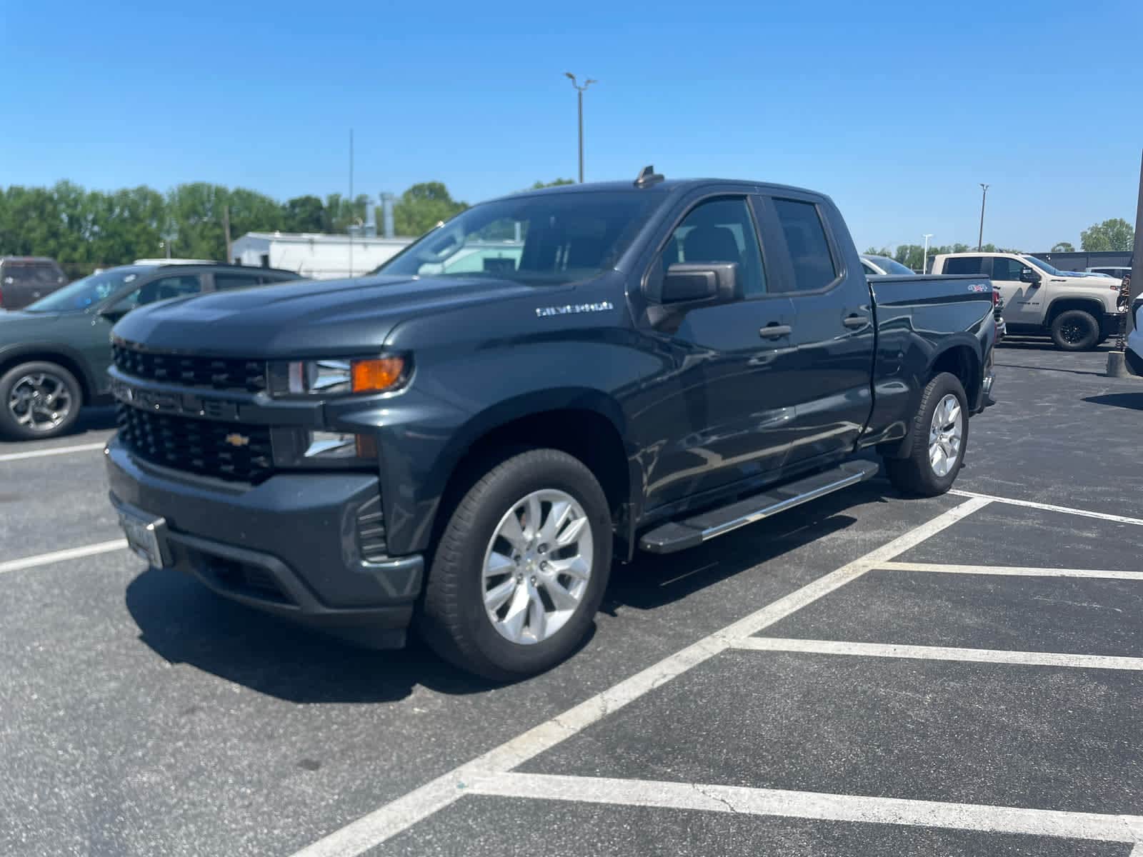 2019 Chevrolet Silverado 1500 Custom 4X4 Double Cab Std Box's photo