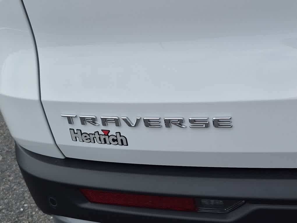 2027 Chevrolet Traverse LT - Photo 19