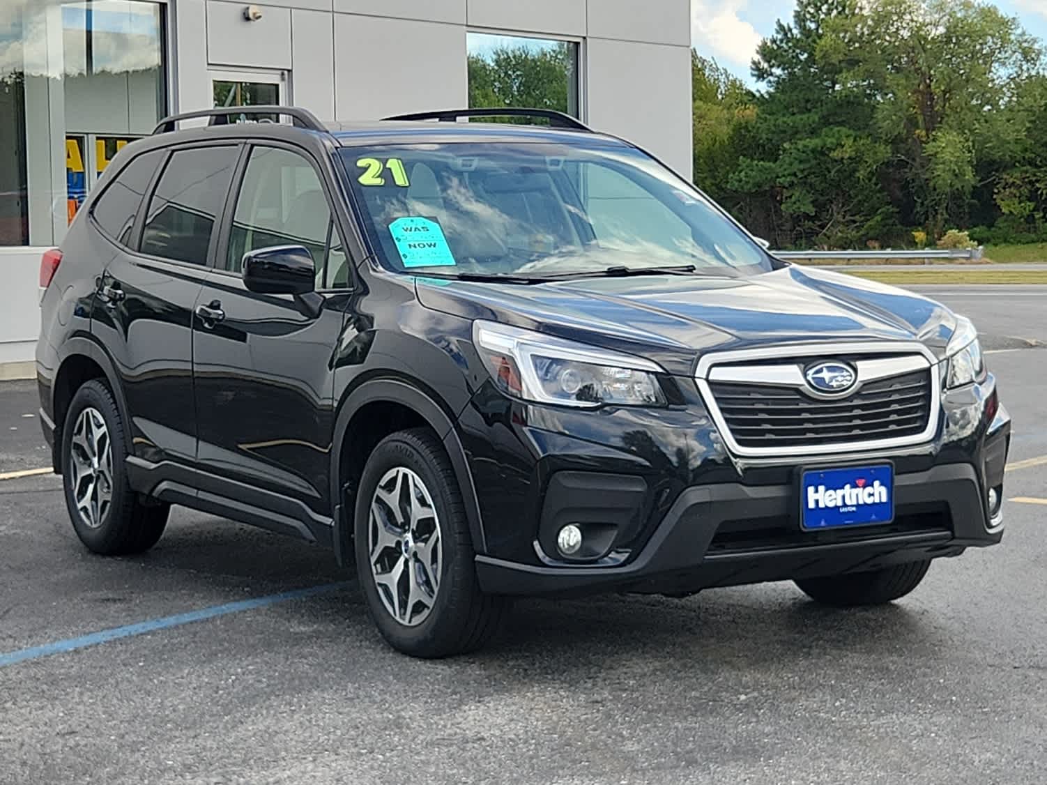 2021 Subaru Forester Premium photo 2