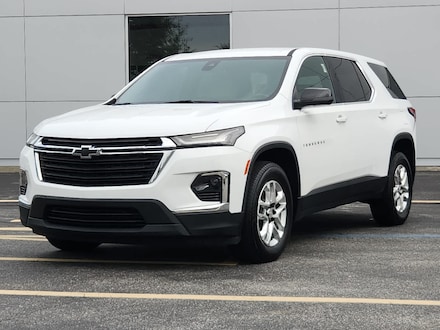 2023 Chevrolet Traverse LS SUV
