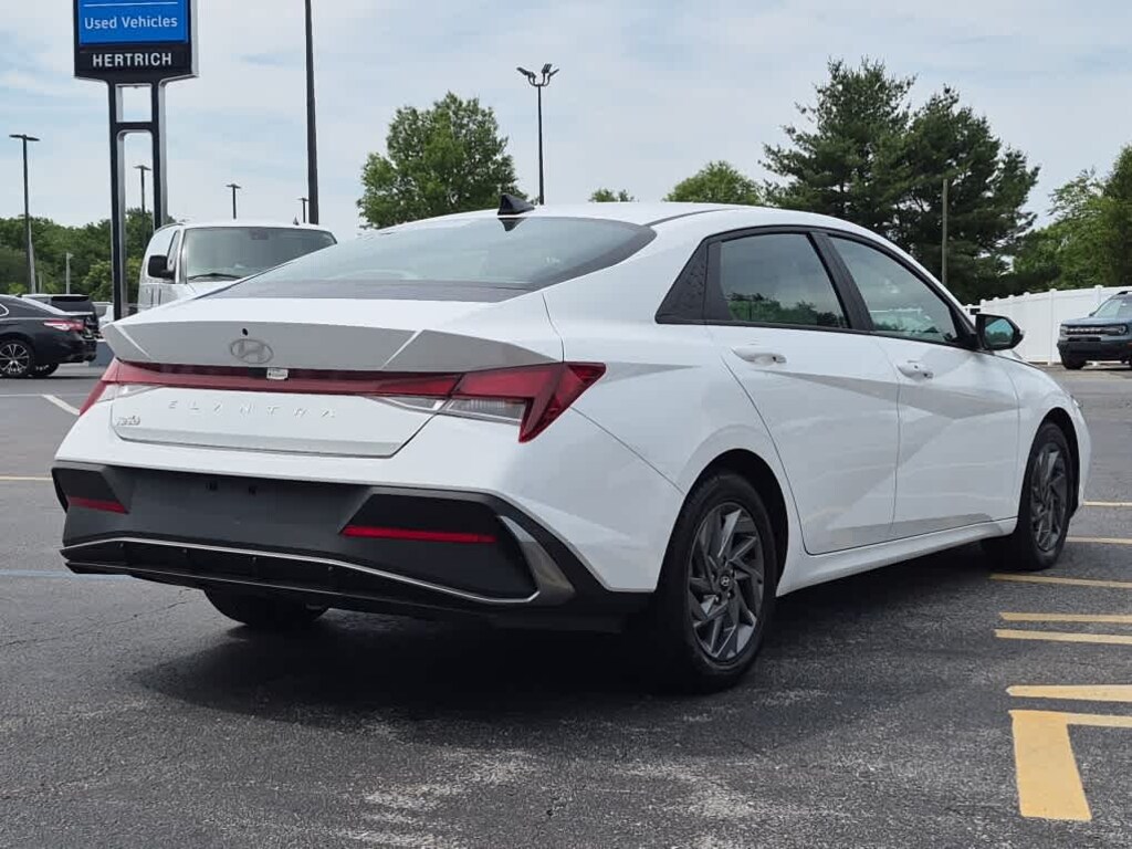 Used 2024 Hyundai Elantra SEL