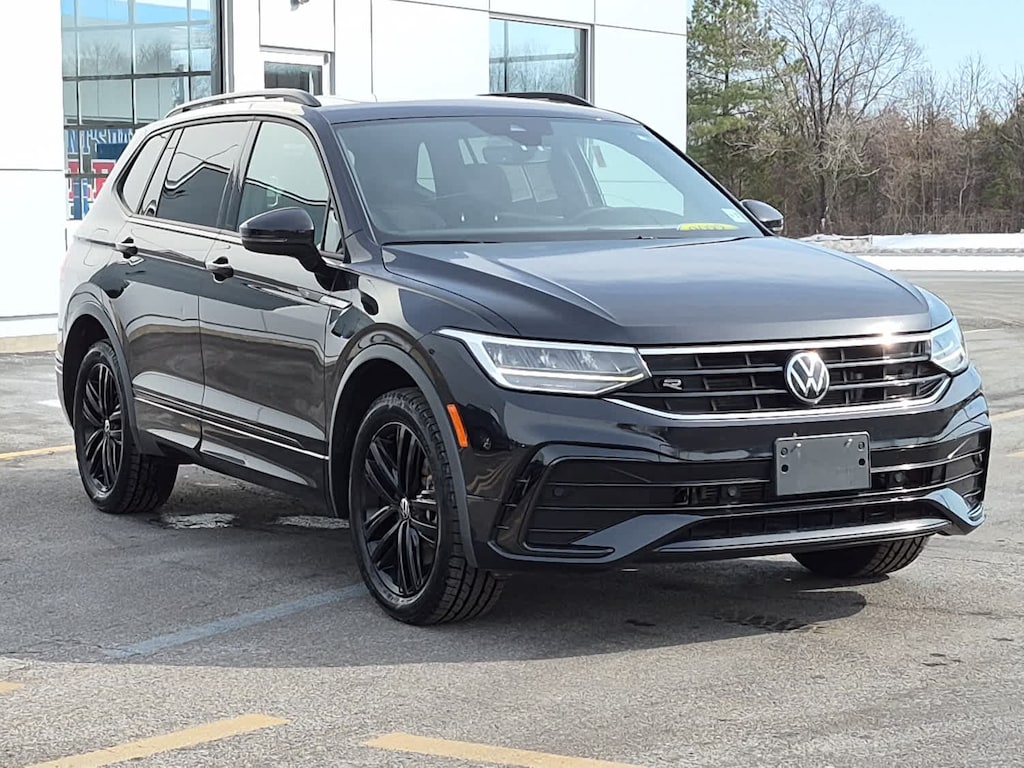 Used 2022 Volkswagen Tiguan SE R-Line Black