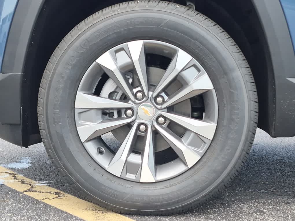 2027 Chevrolet Equinox LT - Photo 6