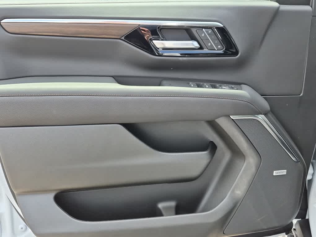 2026 Chevrolet Suburban High Country - Photo 11
