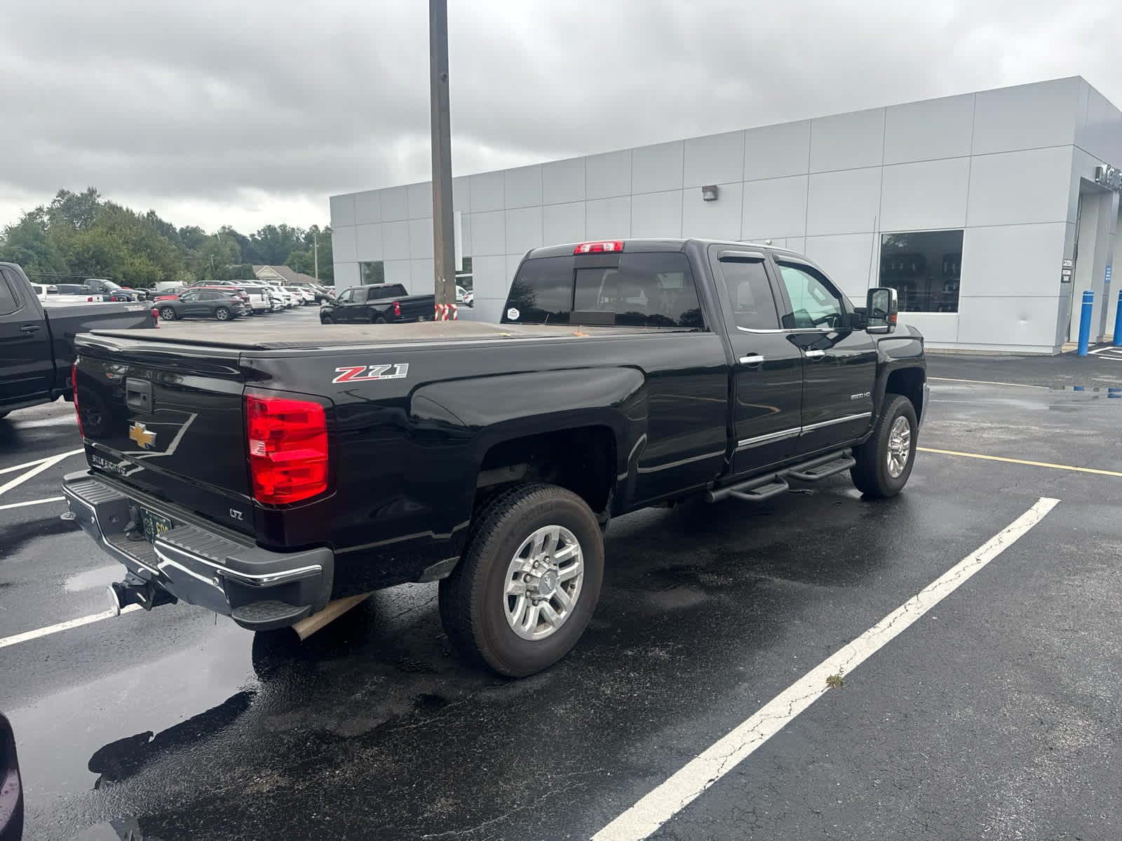 2017 Chevrolet Silverado 2500HD LTZ photo 3