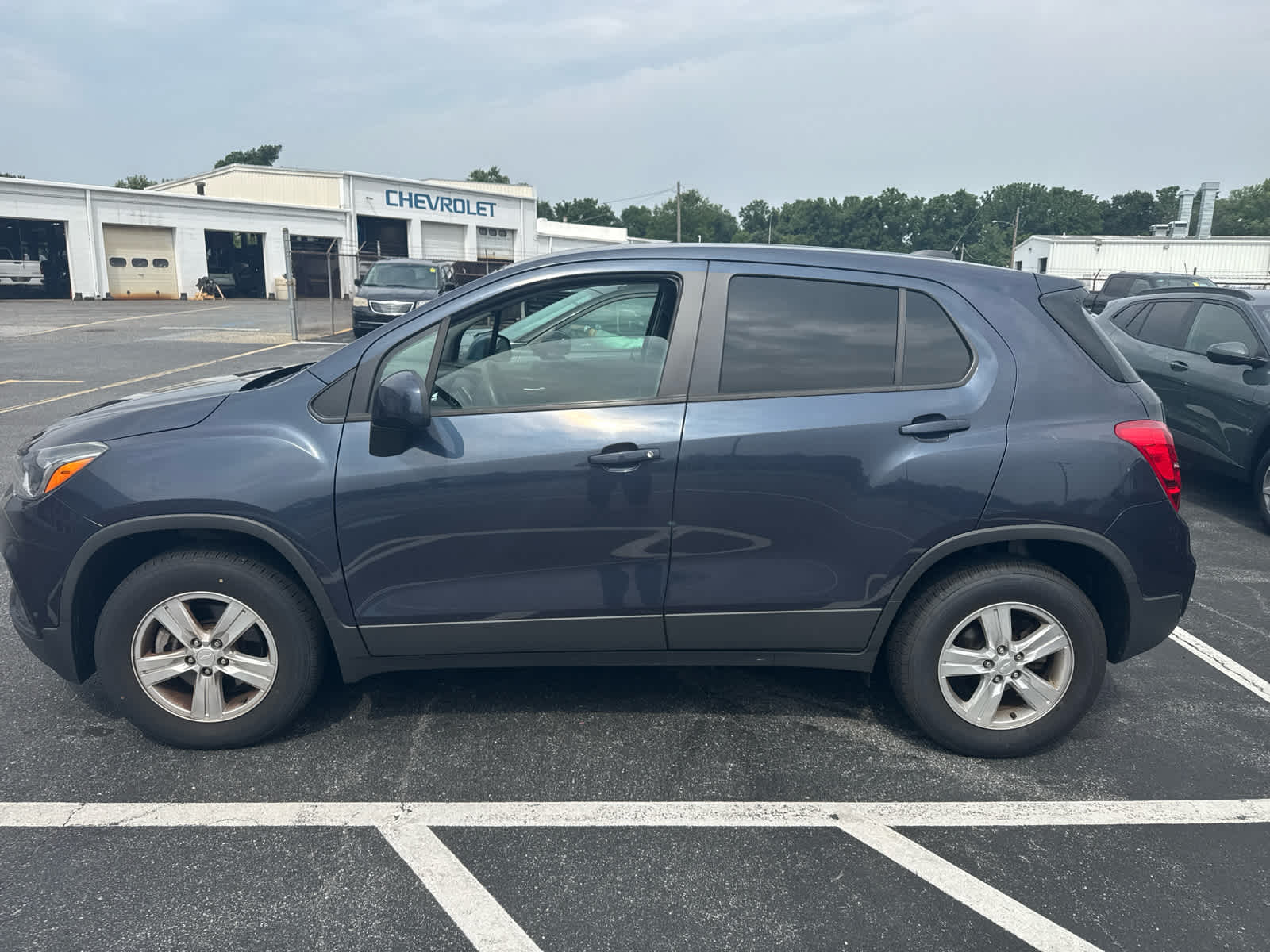 Used 2019 Chevrolet Trax LS with VIN 3GNCJNSB7KL231934 for sale in Dover, DE