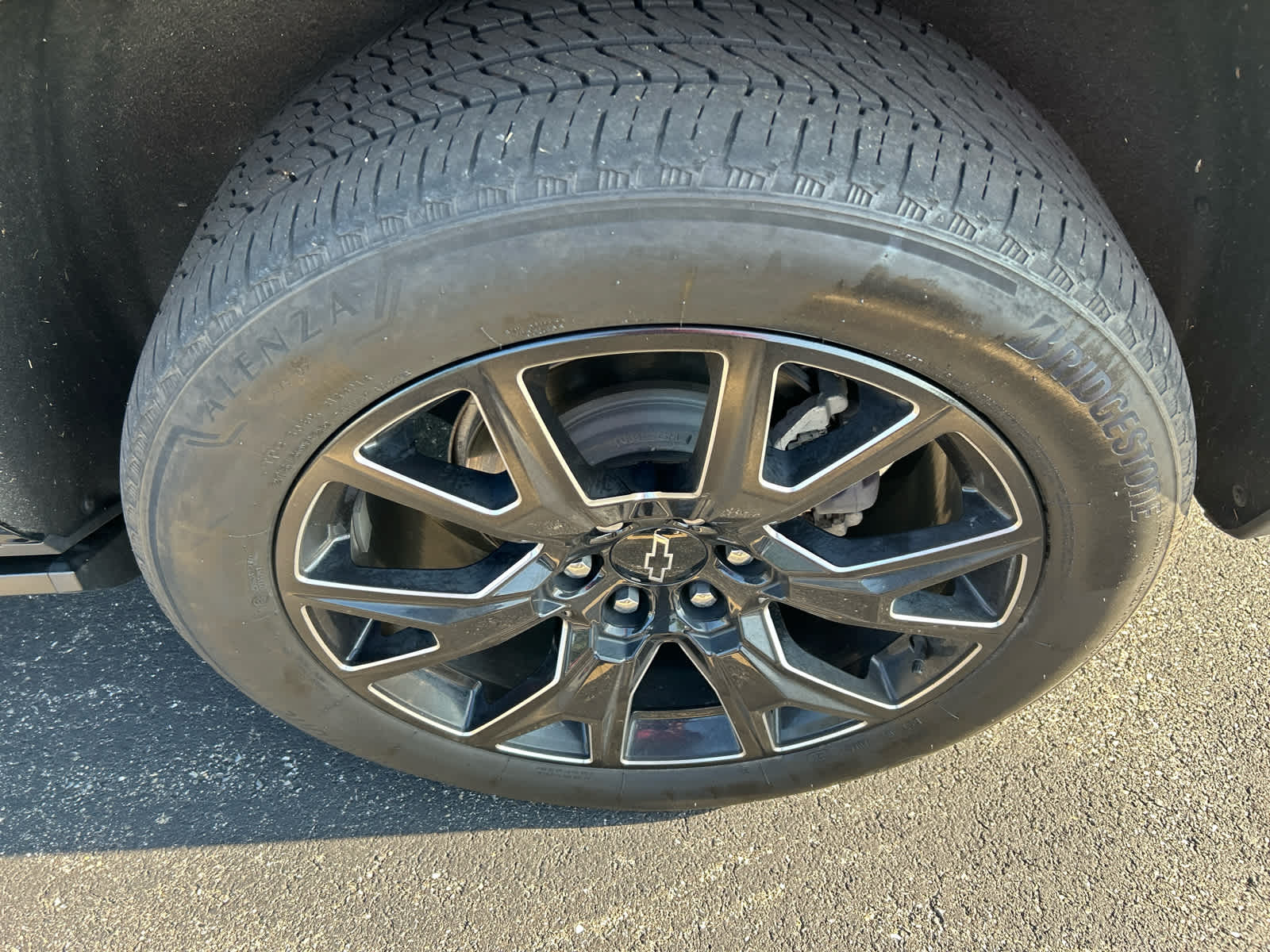 2023 Chevrolet Tahoe High Country photo 2