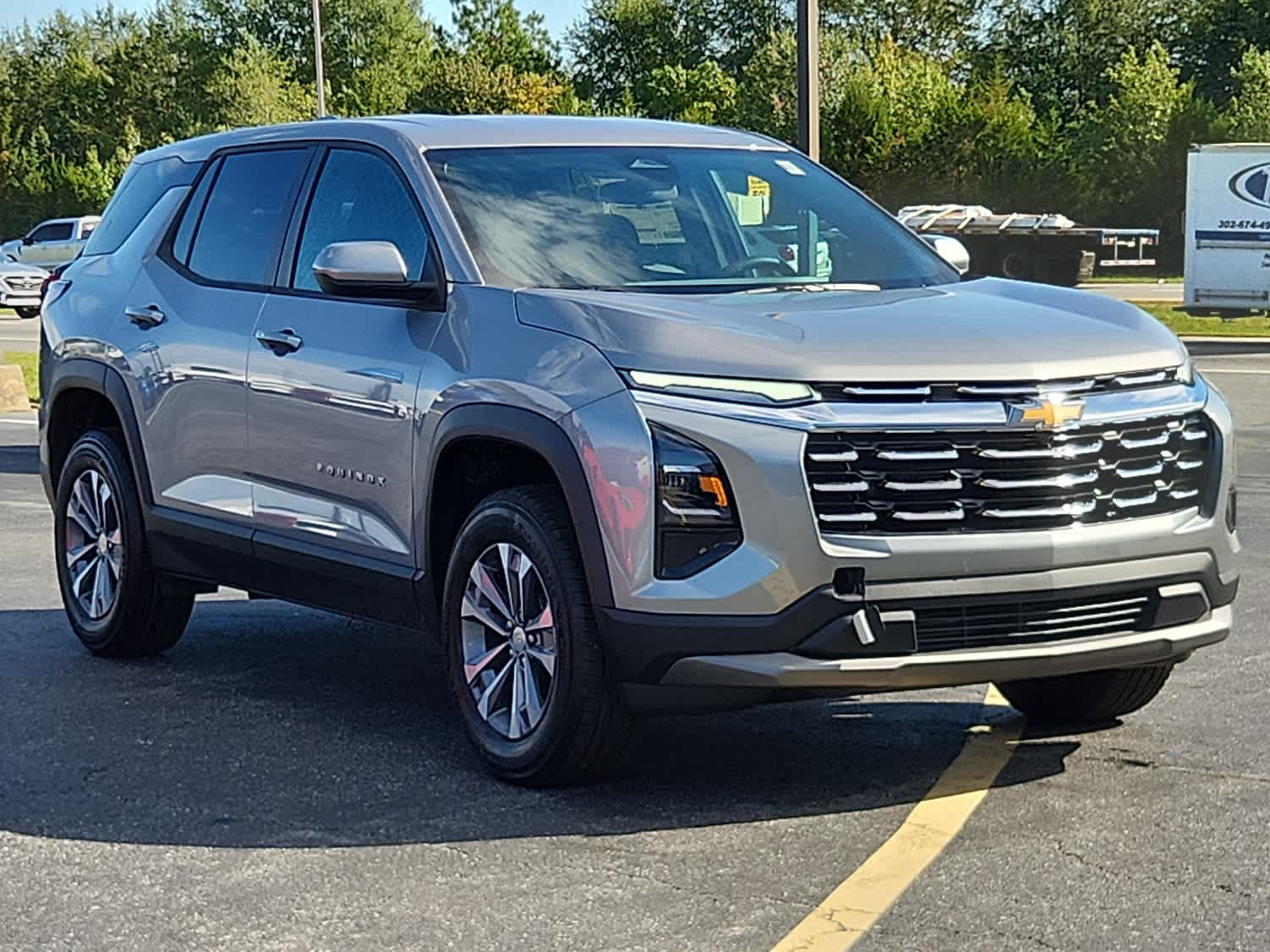 2026 Chevrolet Equinox LT photo 2
