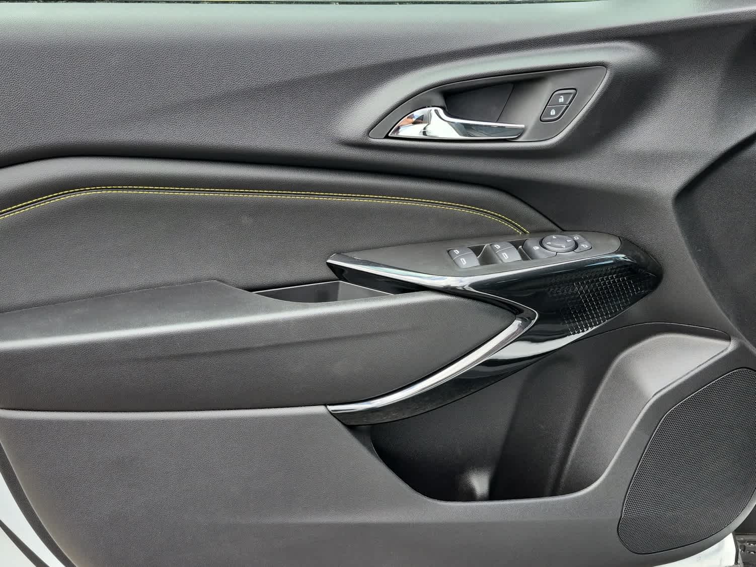 2026 Chevrolet Trax LT - Photo 9