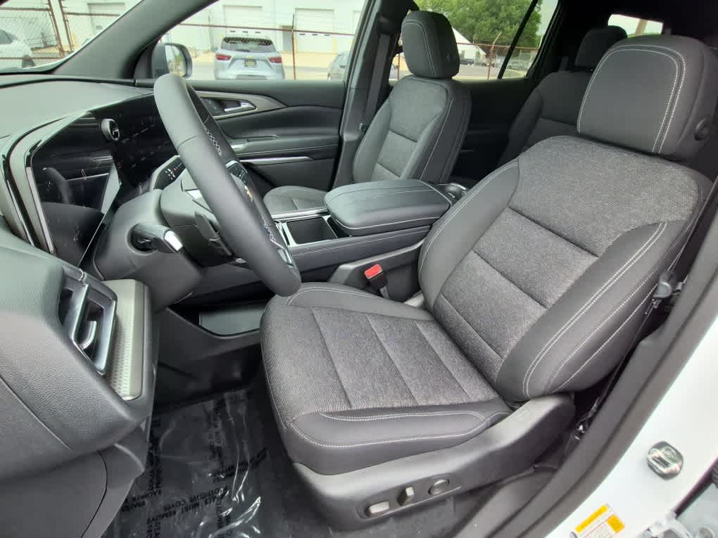 2027 Chevrolet Traverse LT - Photo 11