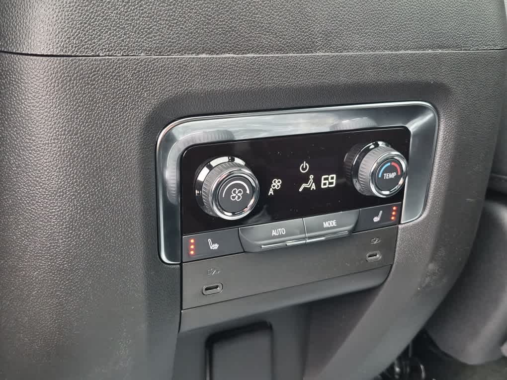 2026 Chevrolet Tahoe Premier - Photo 9