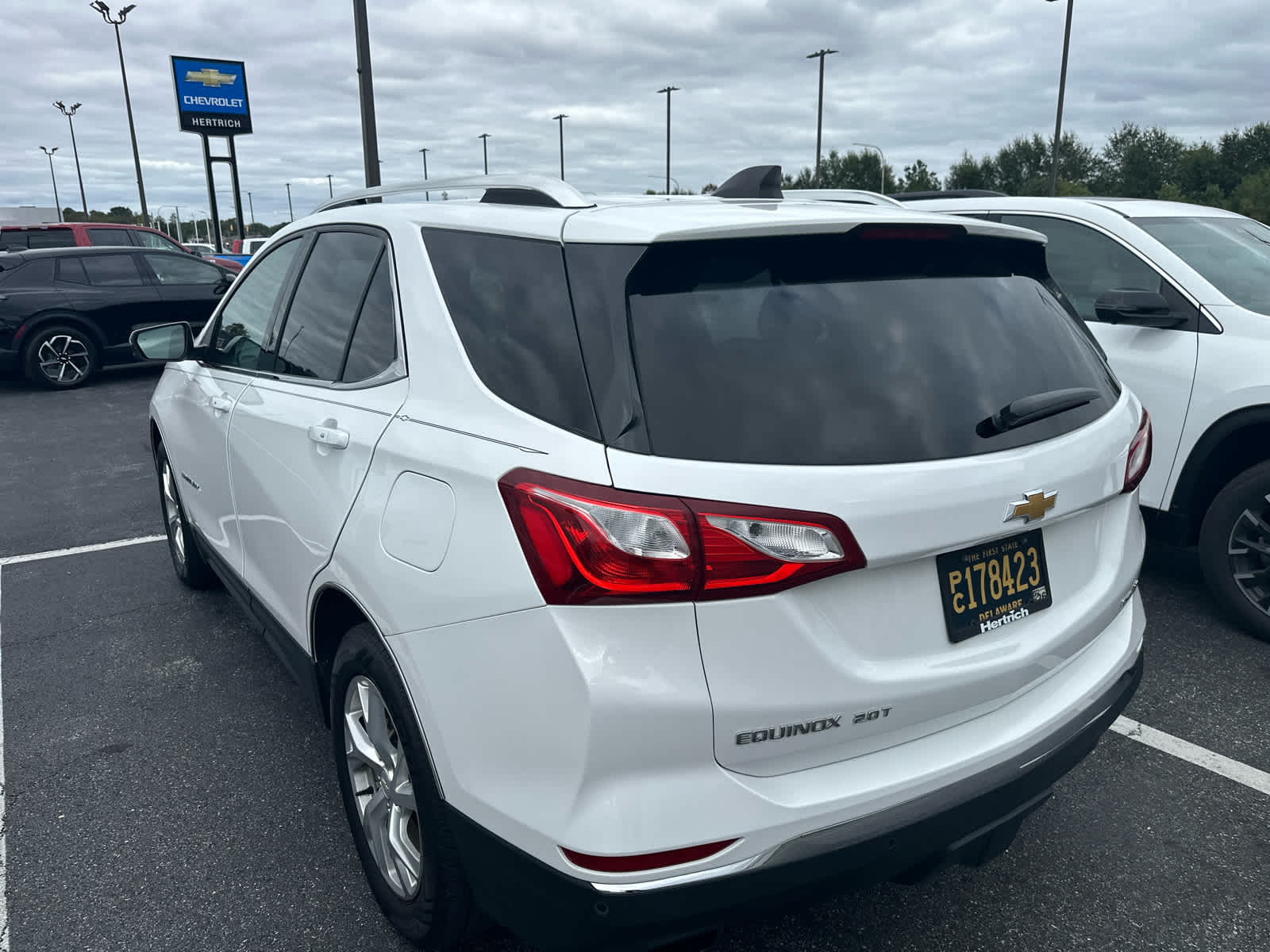 2019 Chevrolet Equinox LT photo 2