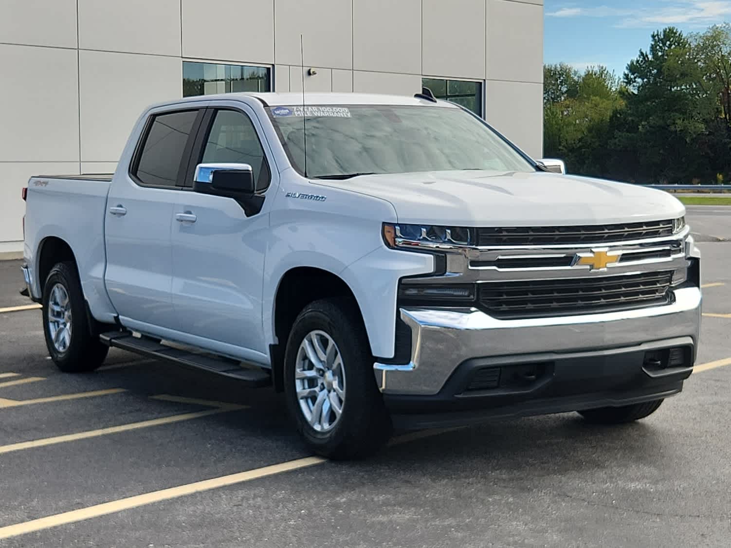 2020 Chevrolet Silverado 1500 LT photo 2